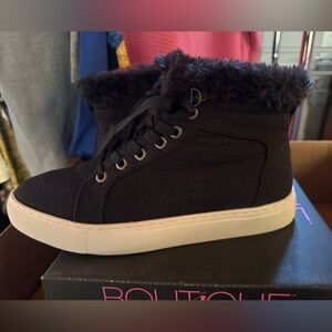 Black High-Top Sneakers with Faux Fur Trim CORKY’s size 8